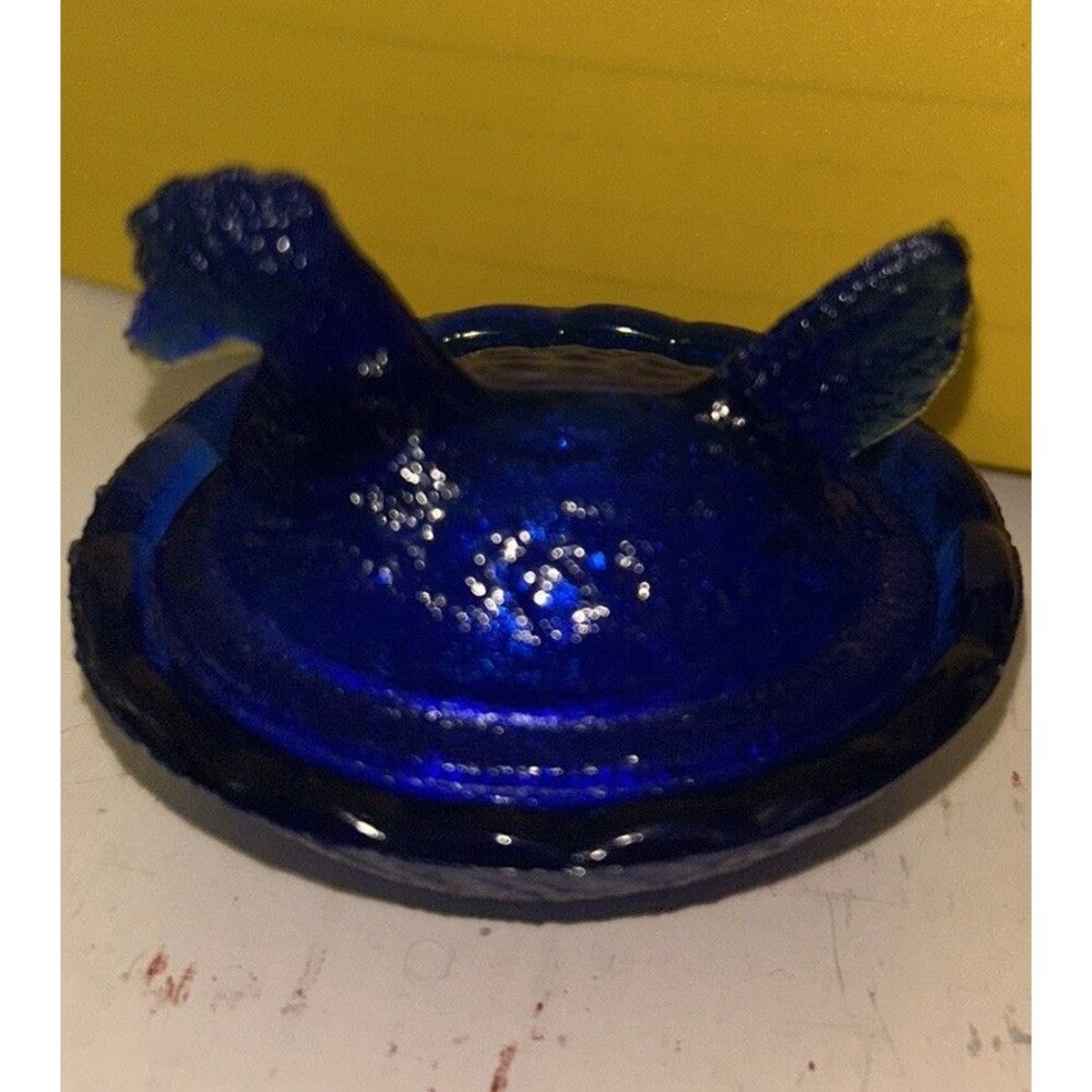 VINTAGE Style MINI COBALT BLUE GLASS HEN CHICKEN NEST SALT CELLAR Basket